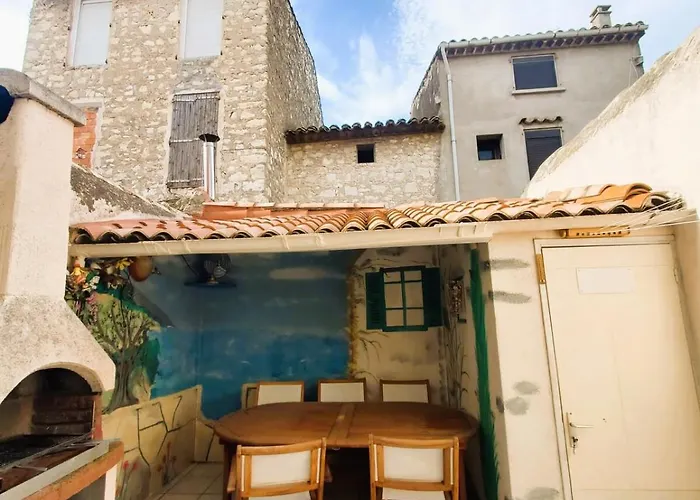 Сasa de vacaciones La Tomette 3 Avec Joli Patio